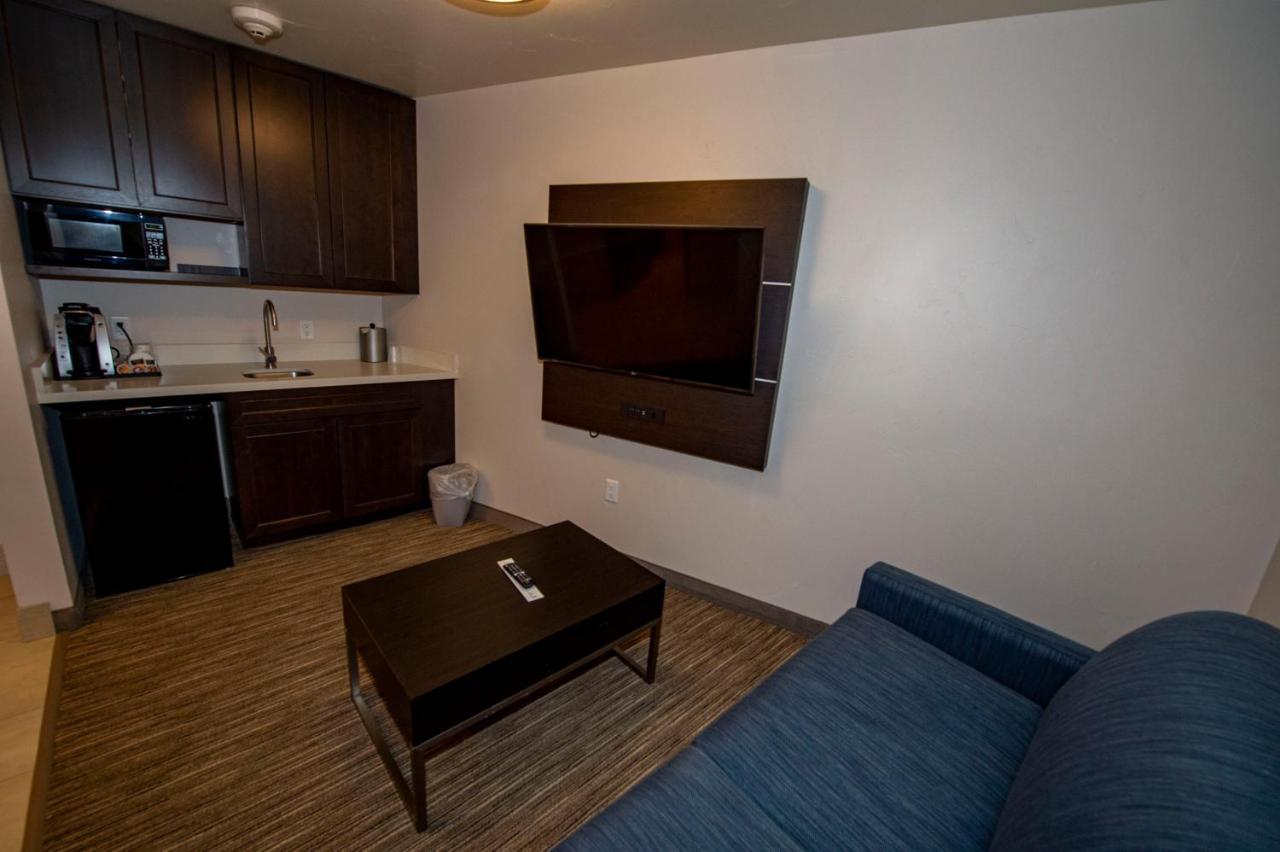 Holiday Inn Express & Suites - Colorado Springs Afa Northgate, An Ihg Hotel Номер фото