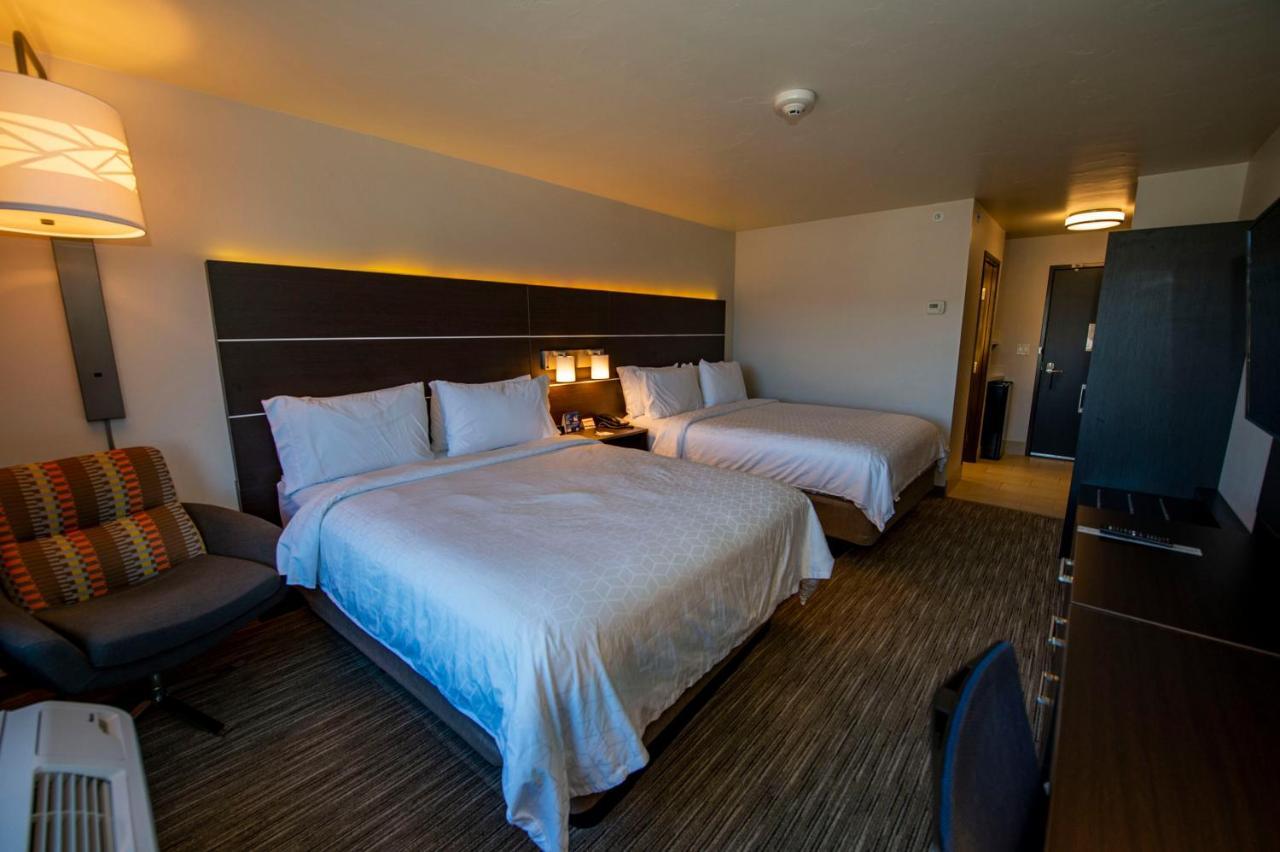 Holiday Inn Express & Suites - Colorado Springs Afa Northgate By Ihg Экстерьер фото