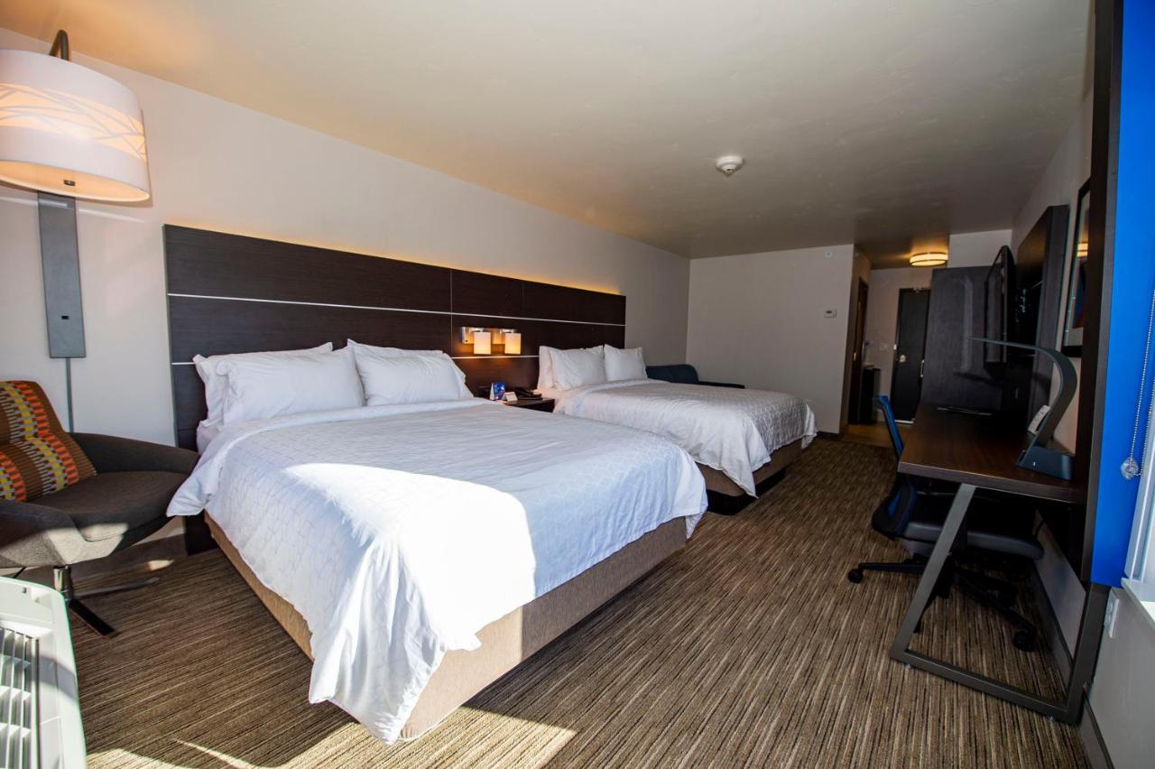 Holiday Inn Express & Suites - Colorado Springs Afa Northgate By Ihg Экстерьер фото