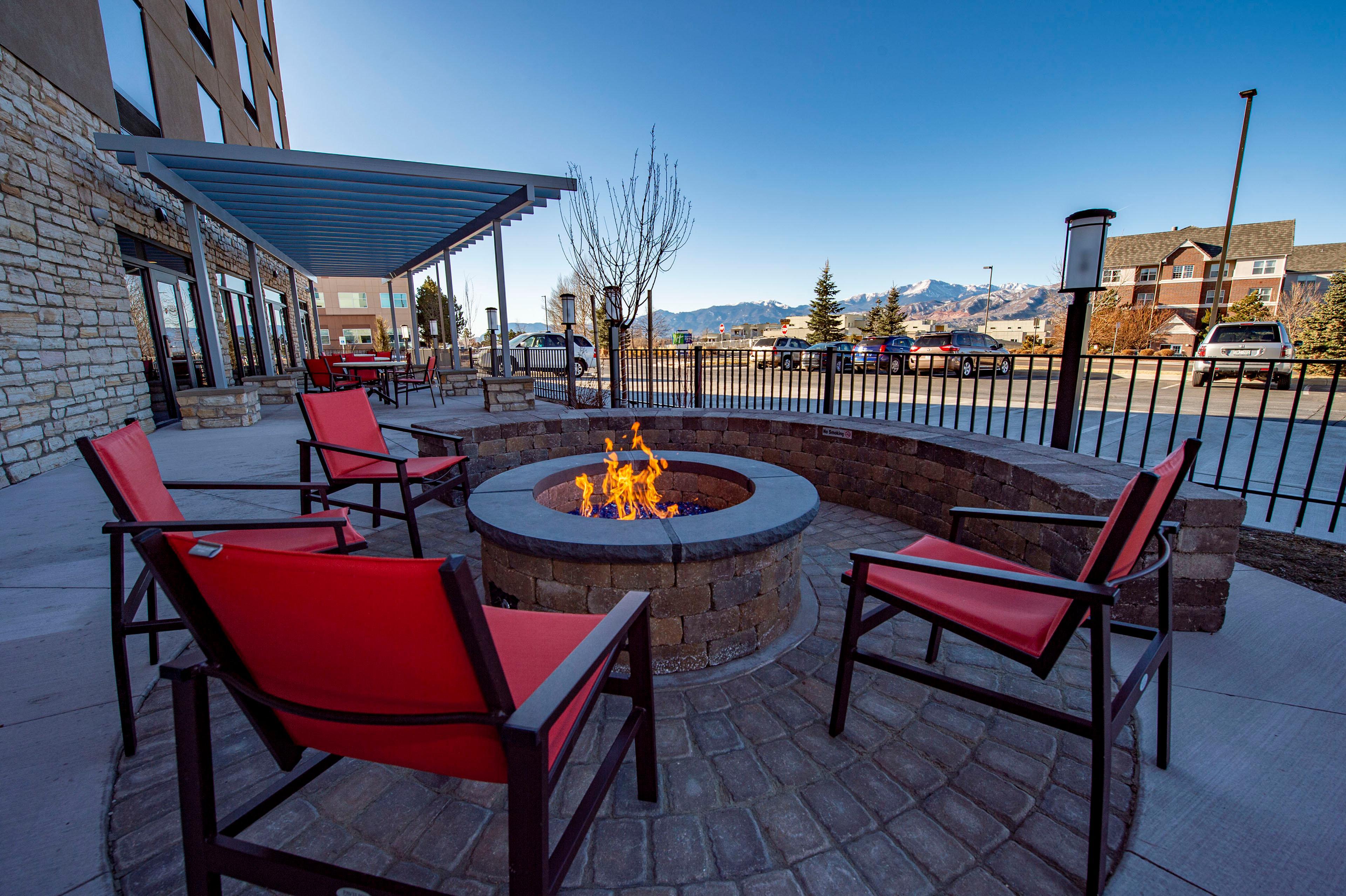 Holiday Inn Express & Suites - Colorado Springs Afa Northgate, An Ihg Hotel Экстерьер фото