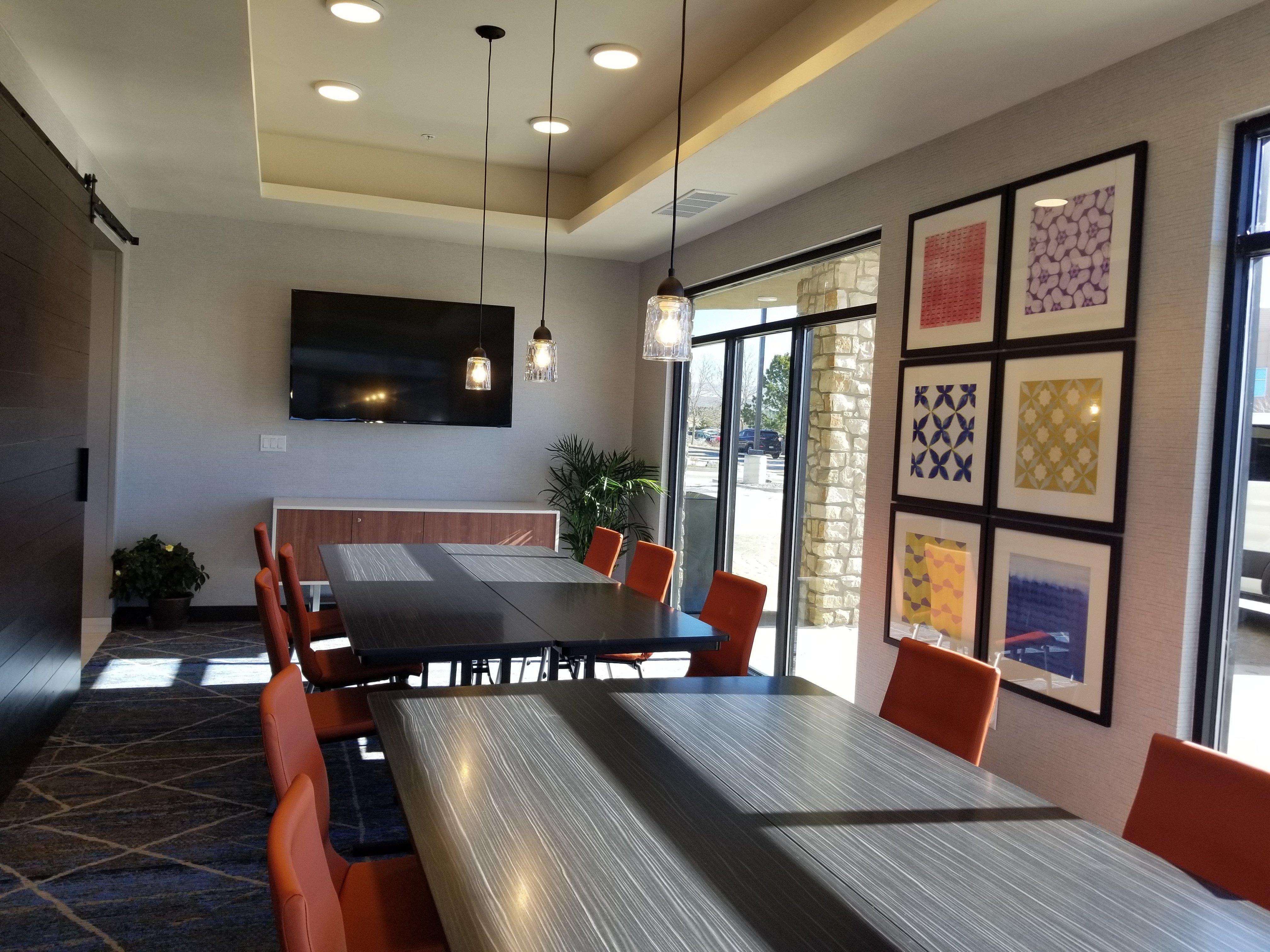 Holiday Inn Express & Suites - Colorado Springs Afa Northgate By Ihg Экстерьер фото