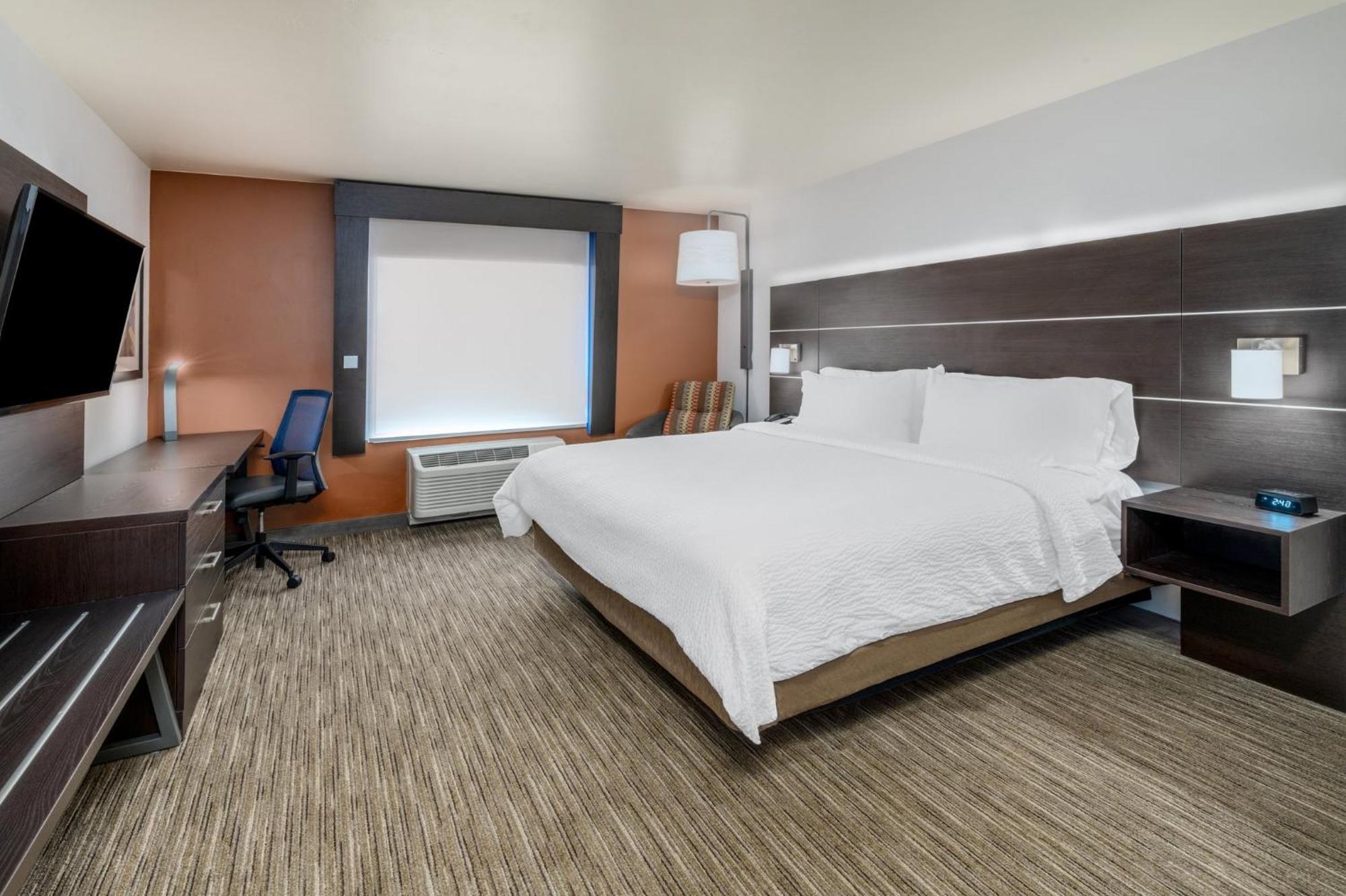 Holiday Inn Express & Suites - Colorado Springs Afa Northgate, An Ihg Hotel Экстерьер фото