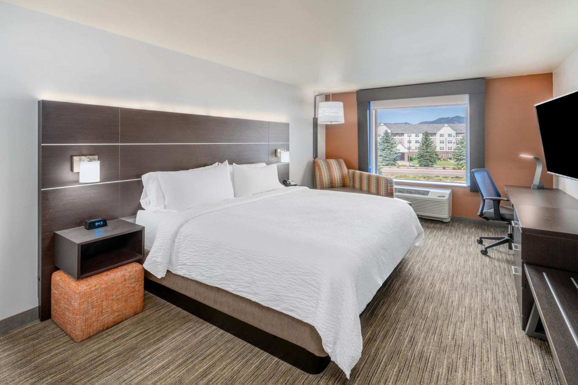 Holiday Inn Express & Suites - Colorado Springs Afa Northgate, An Ihg Hotel Экстерьер фото