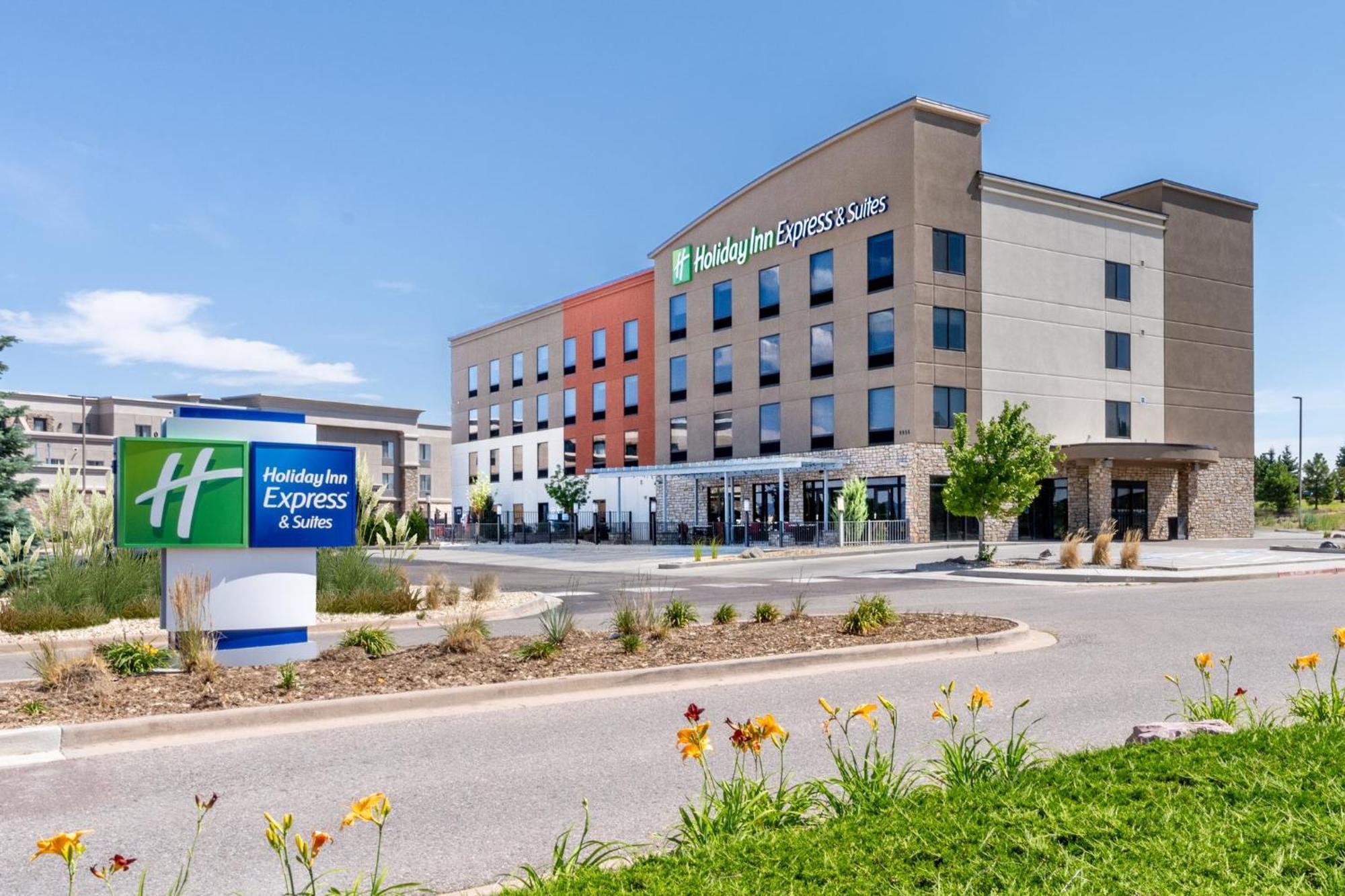 Holiday Inn Express & Suites - Colorado Springs Afa Northgate By Ihg Экстерьер фото