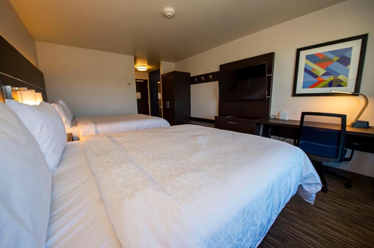 Holiday Inn Express & Suites - Colorado Springs Afa Northgate By Ihg Номер фото