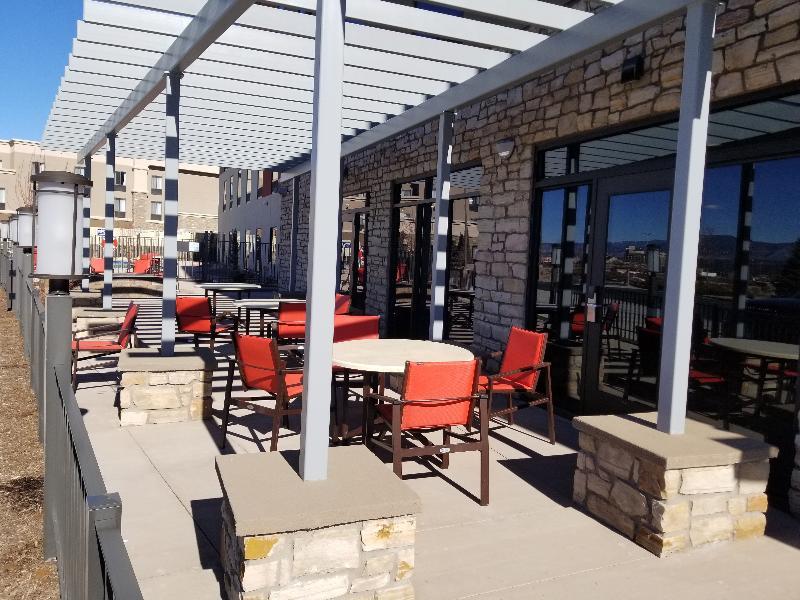 Holiday Inn Express & Suites - Colorado Springs Afa Northgate By Ihg Экстерьер фото
