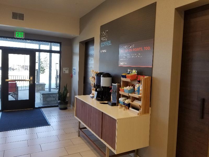 Holiday Inn Express & Suites - Colorado Springs Afa Northgate By Ihg Экстерьер фото